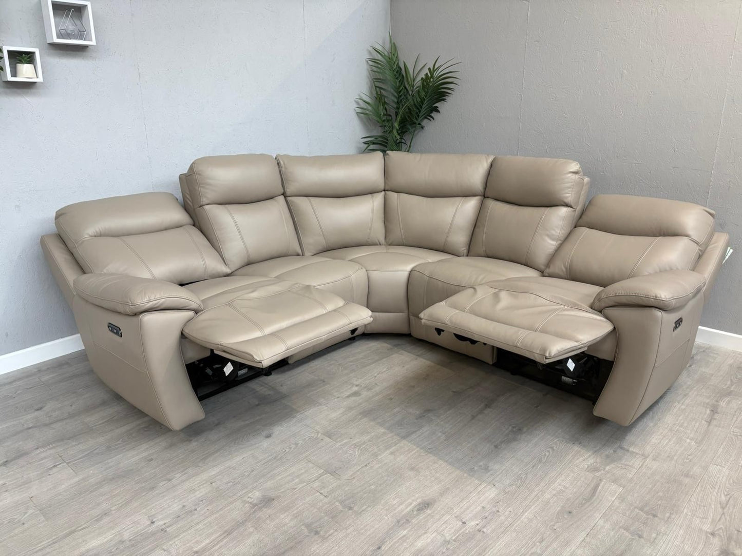Furniture Village - SLOANE Leather Large Power Recliner Corner Sofa - RRP £1,995