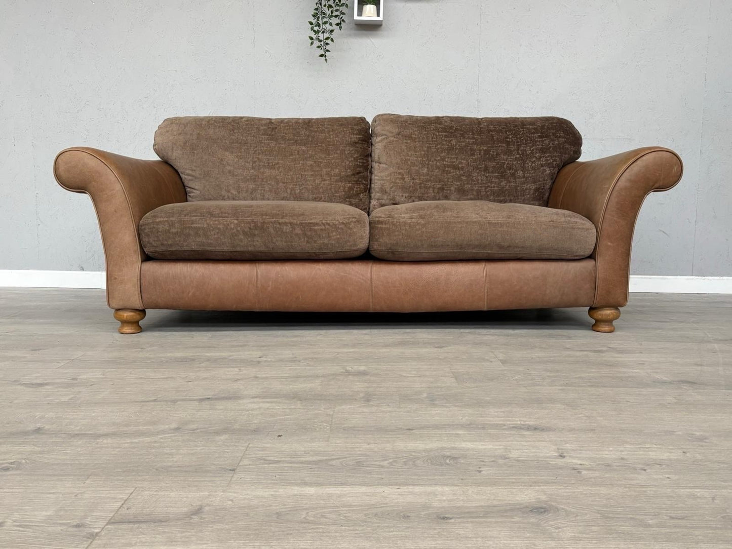 Alexander & James 3 Seater Fabric/Leather Sofa RRP: £2000