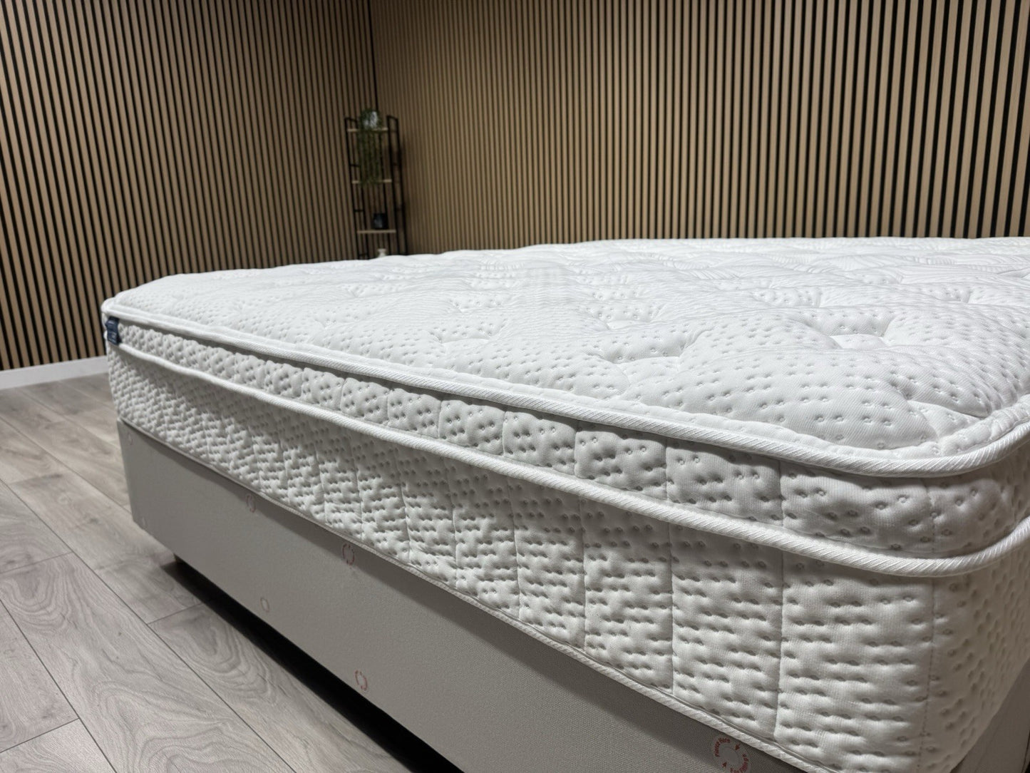 IGEL Advance 2050i 6ft Superking Mattress, Firm - RRP £1,899