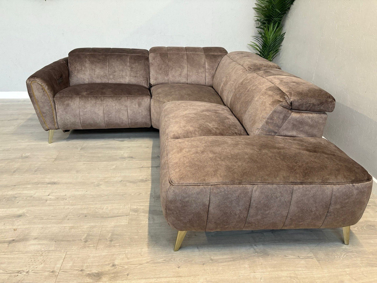 DFS Lidia Left Hand Facing Open Chaise Power Recliner Corner Sofa - RRP £1899