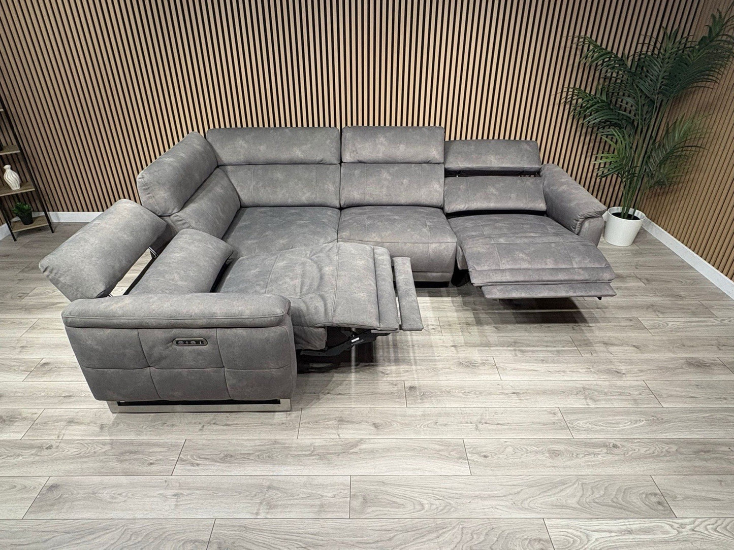 Furniture Village MOET Fabric 2 Corner 2 Power Recliner Sofa RRP £3295