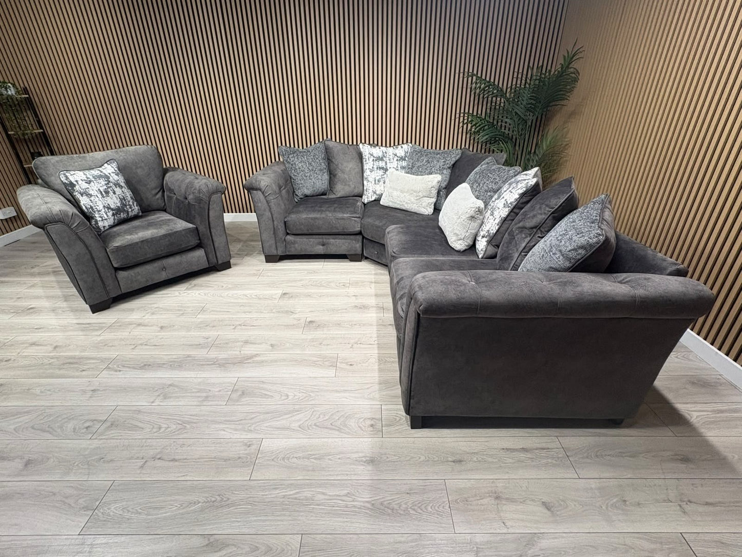 Furniture Village Aura Classic Back RHF Corner Sofa + Love Chair, RRP £4840