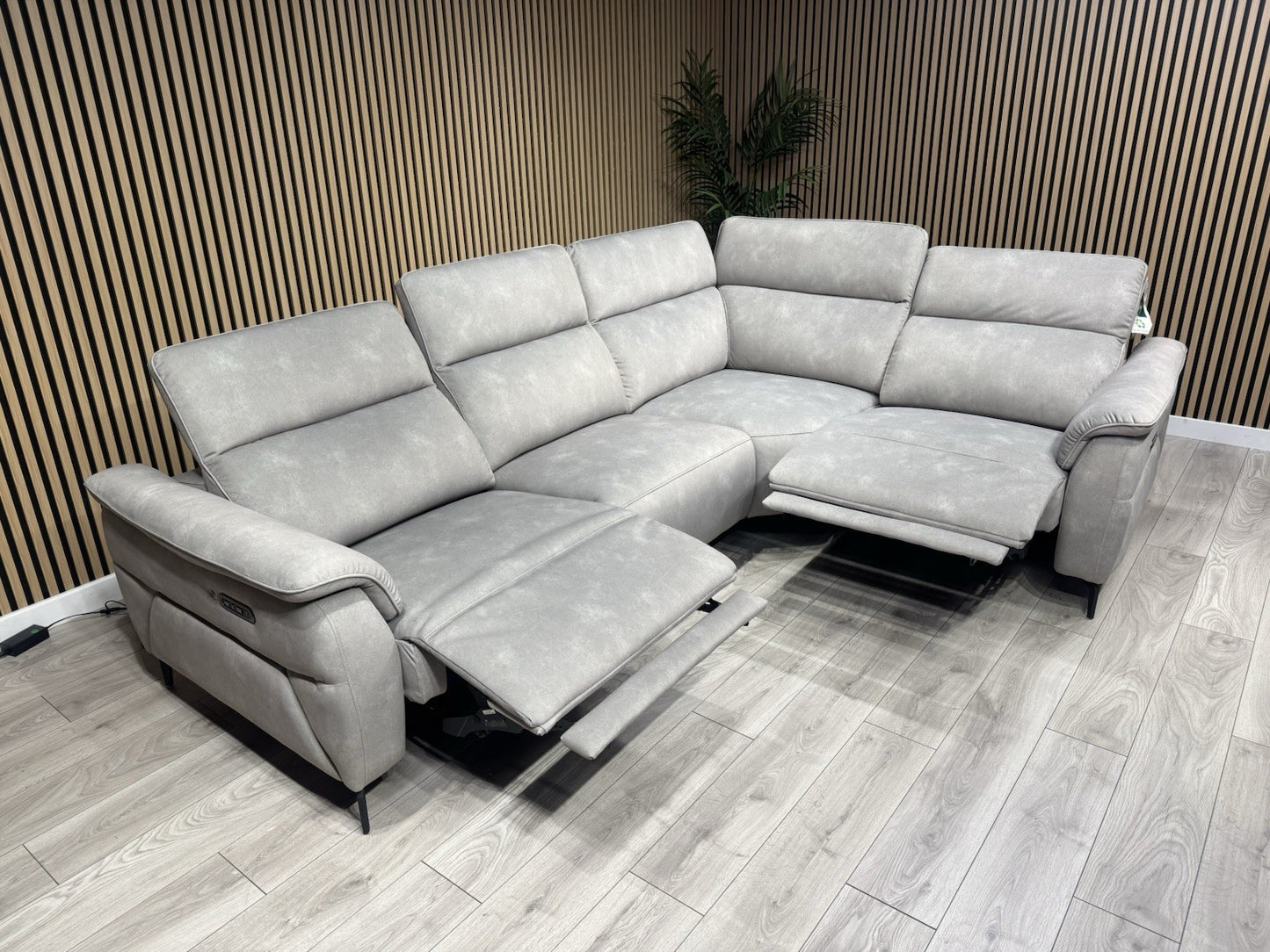 Furniture Village EZRA Style Fabric RHF Corner Sofa Power Recliners - RRP £3295