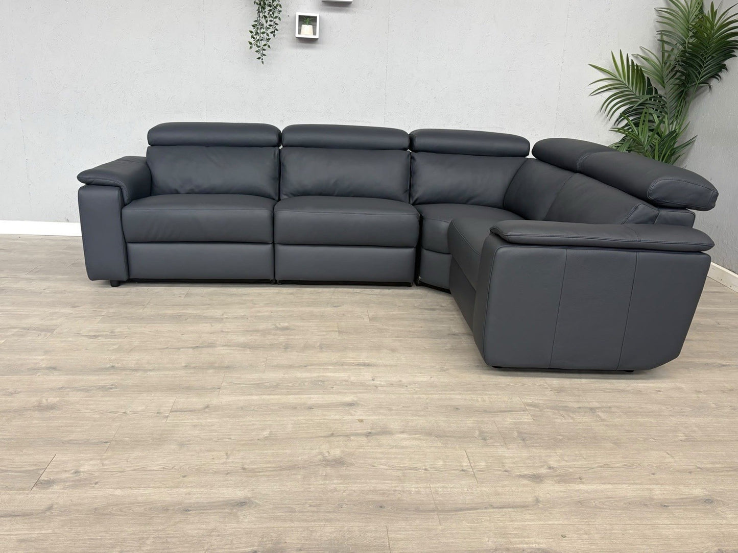 Furniture Village - Nicoletti Davide Small Leather Corner Static  - £4745