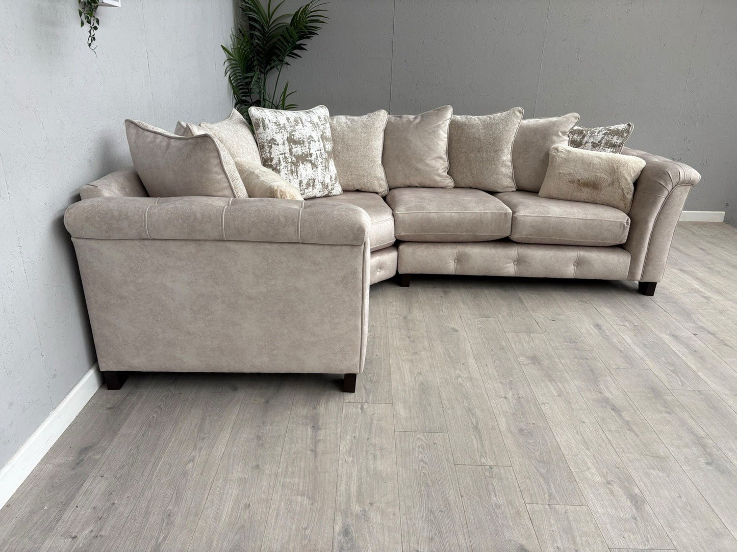 Furniture Village - Aura Classic Back LHF Corner Sofa RRP - £3495