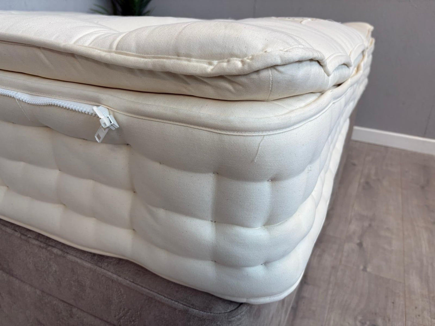 Hypnos Luxurious Earth 03 6ft Superking Mattress Zip and Link - RRP £3,899