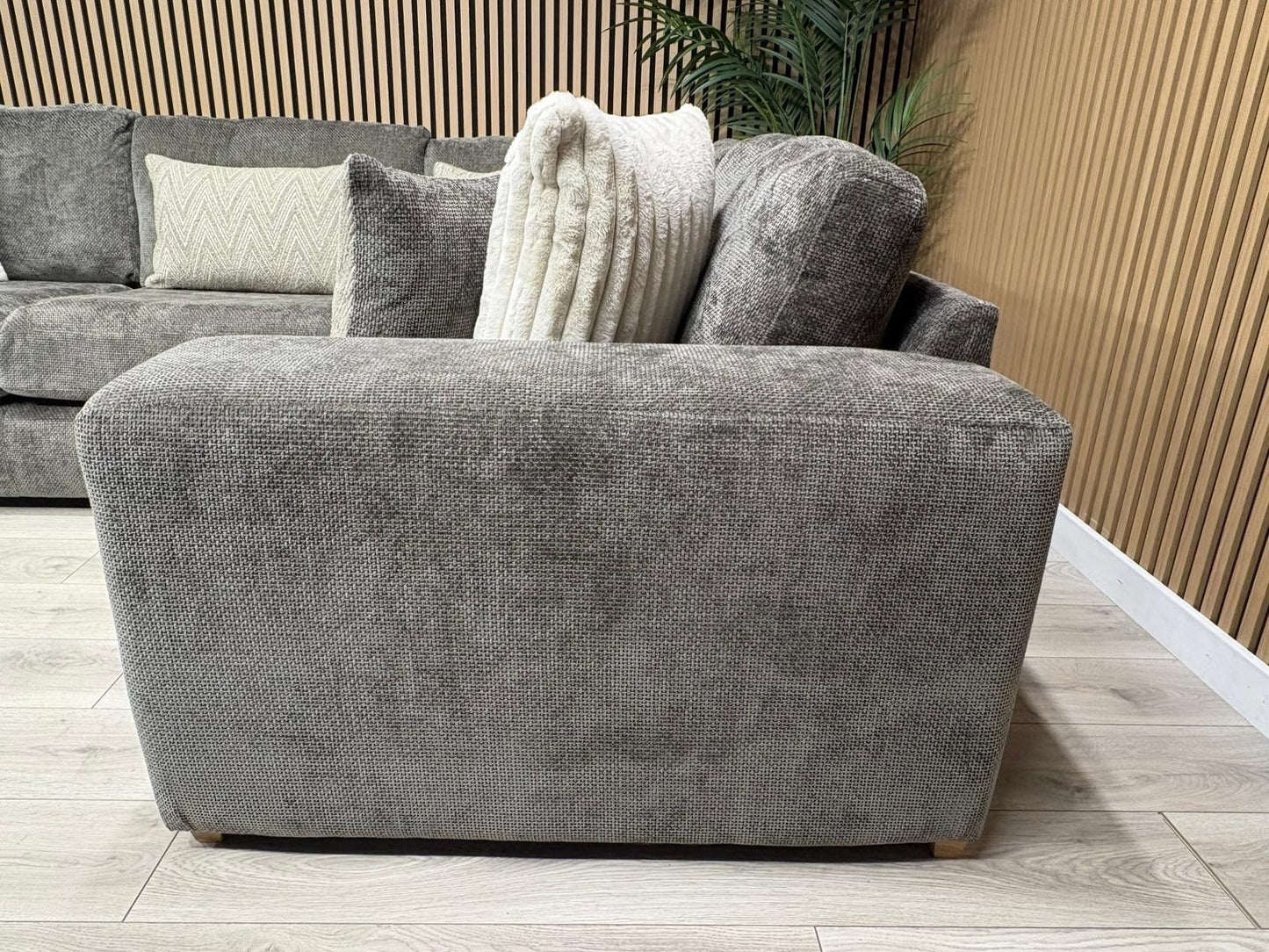 DFS Sample Pandora Fabric RHF 2c1 Corner Sofa RRP: £3295