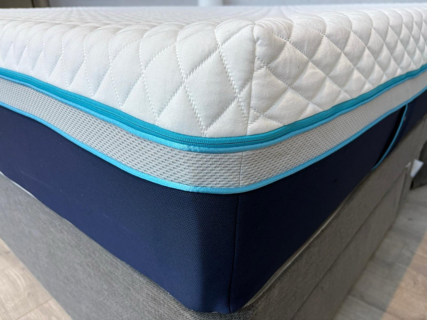 SIMBA Hybrid LUXE New Style 5ft Kingsize Mattress - RRP £1,799