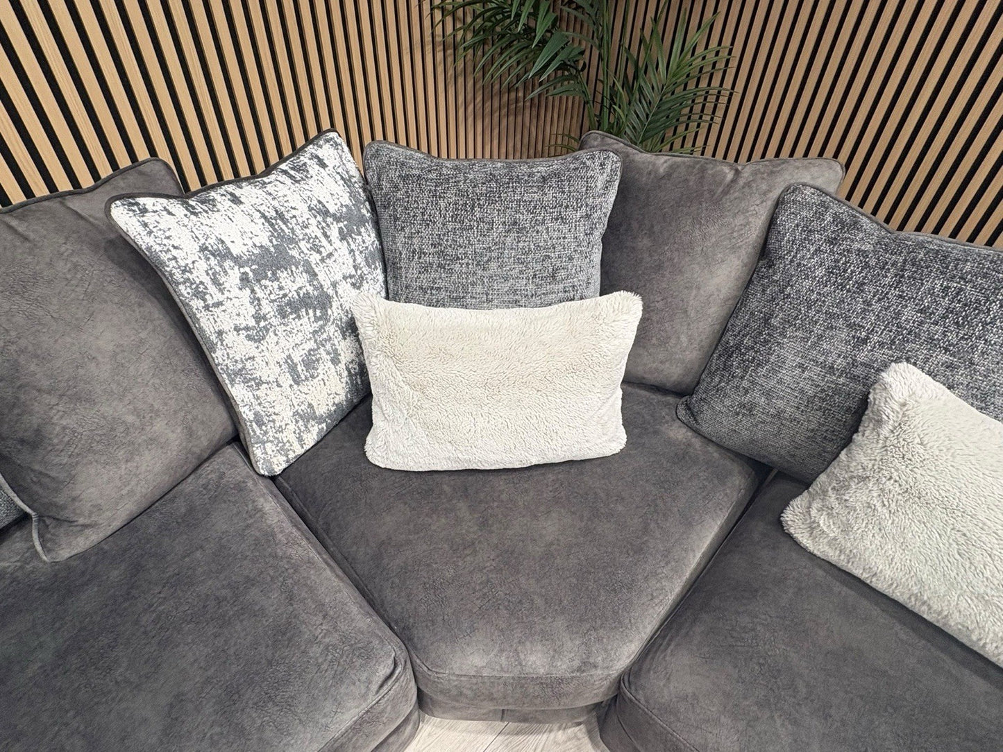 Furniture Village Aura Classic Back RHF Corner Sofa + Love Chair, RRP £4840