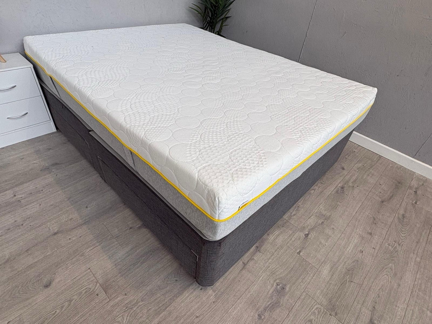 EVE Hybrid Duo 5ft Kingsize Mattress, Medium - RRP £899