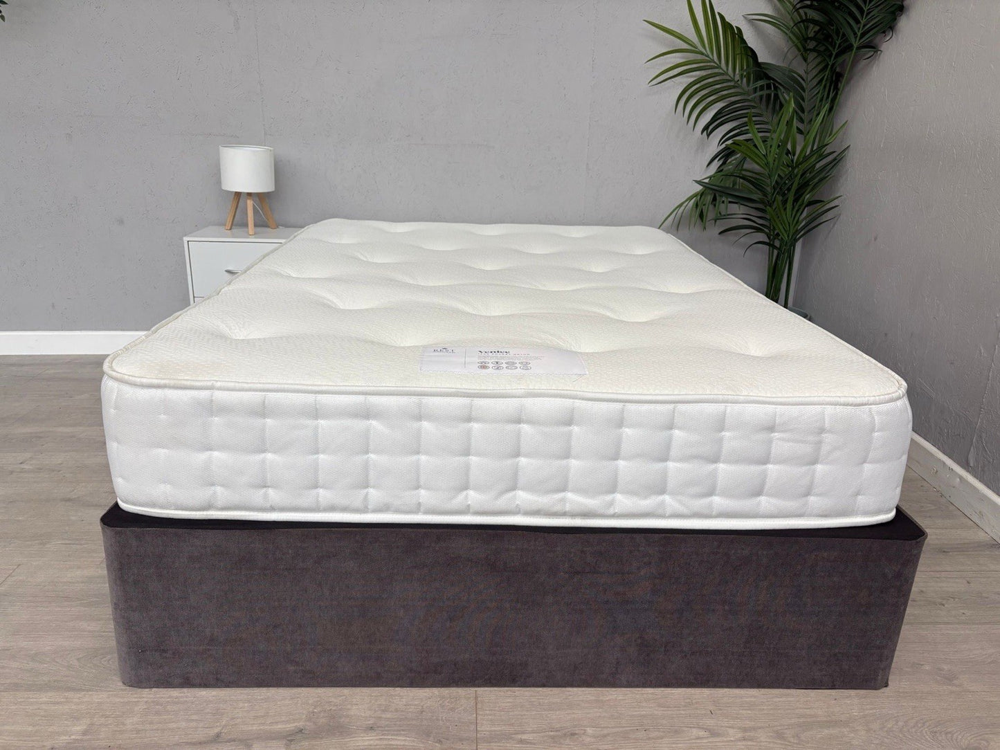 Rest Assured Venice 1400 Pocket Ortho Firm 4ft 6 Double Mattress - RRP £509