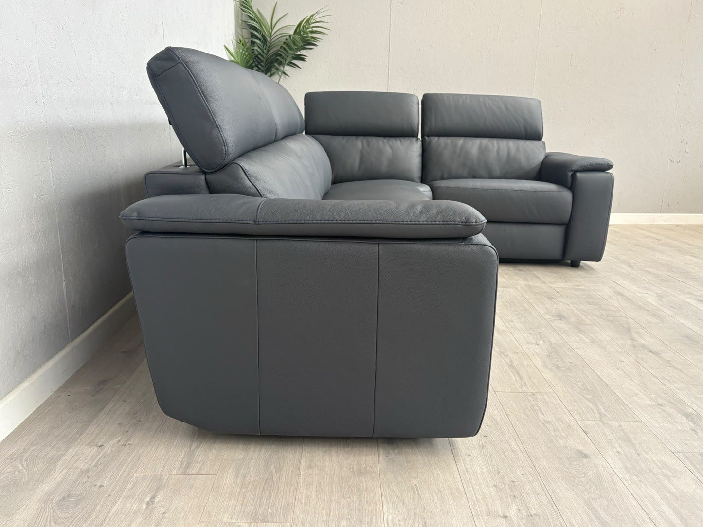 Furniture Village - Nicoletti Davide Small Leather Corner Static  - £4745