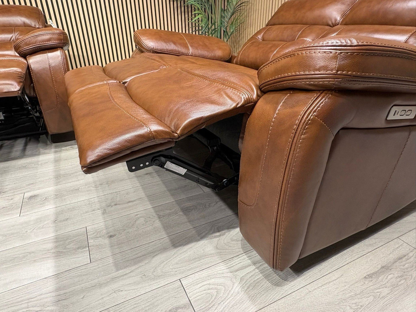 Kingsbury Premium Leather 3+2 Seater Power Recliner Sofa Set - RRP £3898