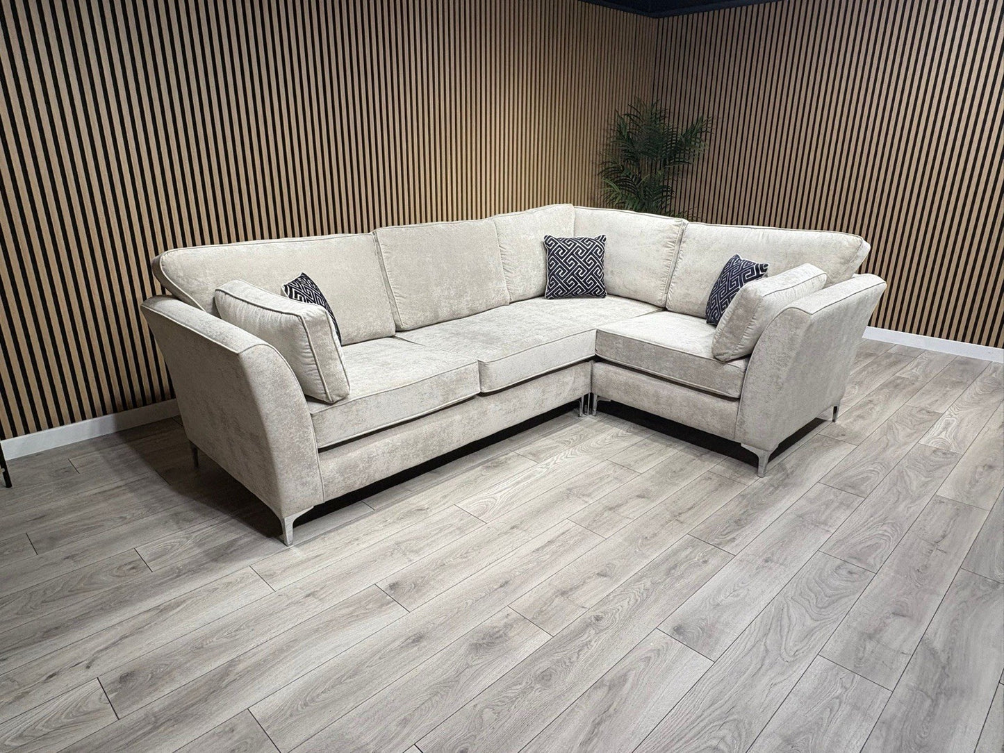 Furniture Village SASHA Fabric RHF Corner Sofa ( 3 Corner 1 ) - RRP £3,295