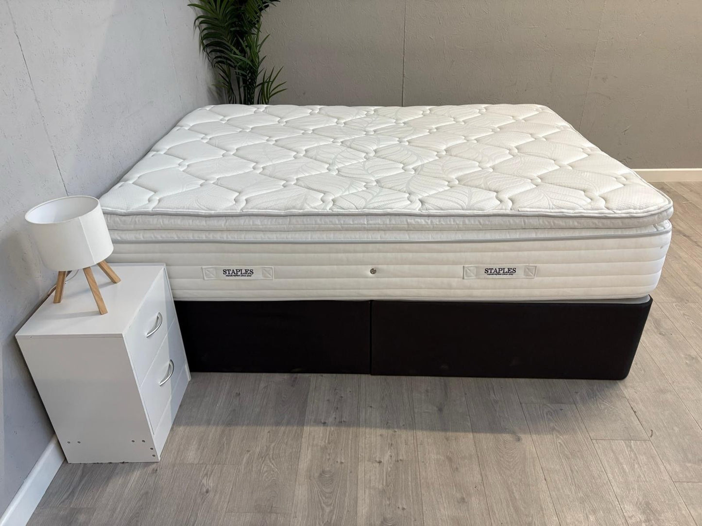 Staples and Co. Eco Latex Refresh Pocket 300 Mattress, 5ft Kingsize - RRP £1,499