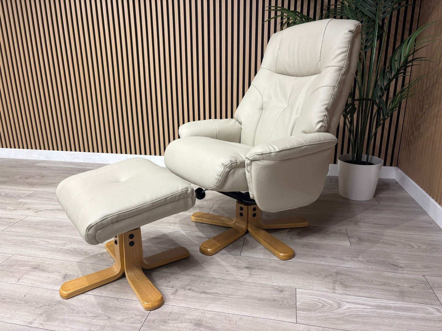Relaxed Swivel Recliner Chair + Footstool RRP £1099