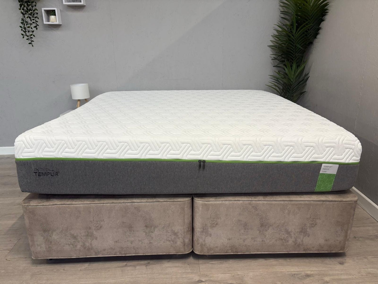 Tempur HYBRID ELITE LUXE 6ft Superking Mattress, Medium - RRP £2,599