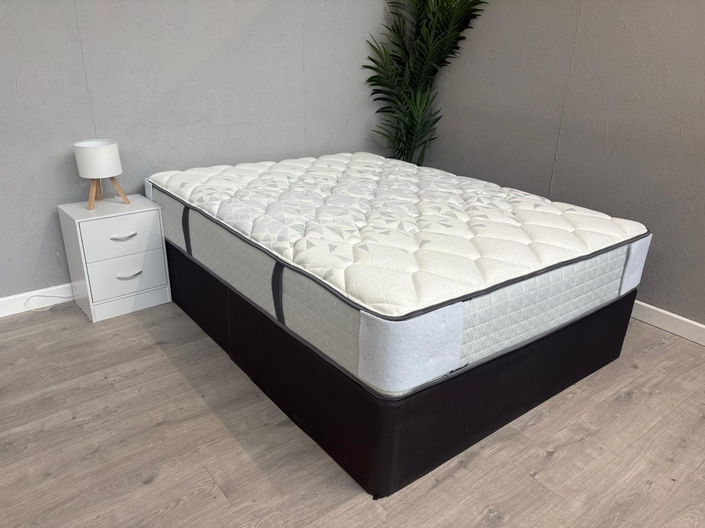 Sealy Elevate Venice / Blackwood 5FT Kingsize Mattress, Firm - RRP £1,499