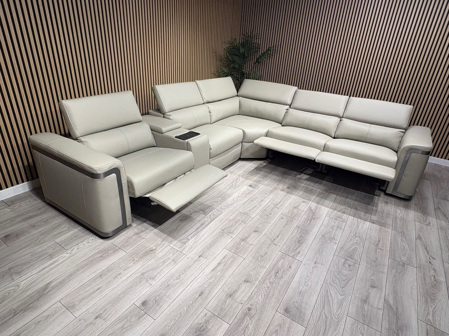 Sofology PLAZA style Leather 2c2 Power Recliner Sofa + Console - RRP £4699