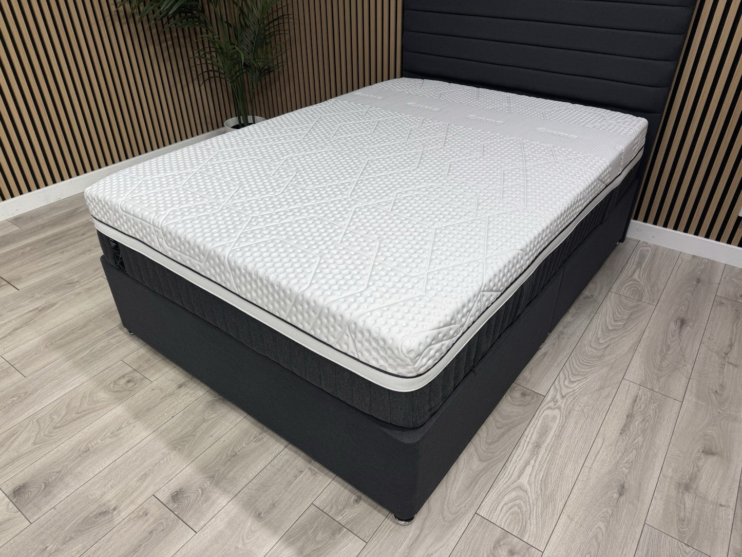 EMMA - Diamond Deluxe Hybrid 4ft 6 Double Mattress - RRP £1,999