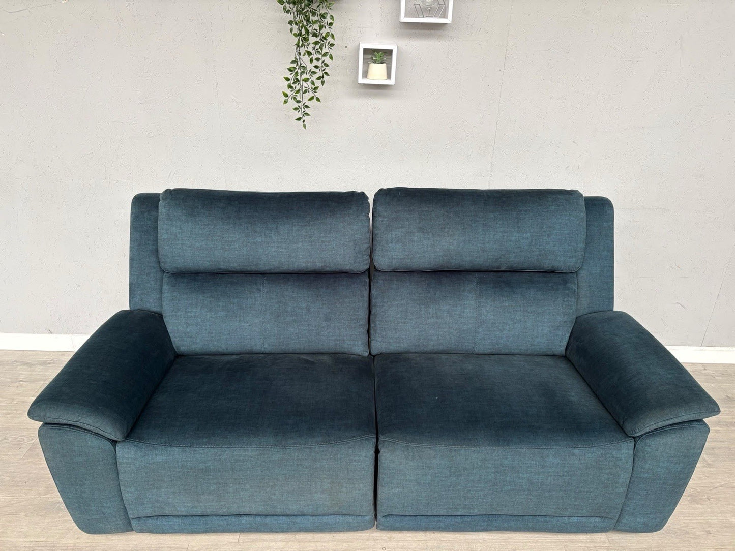 Furniture Village UTAH Fabric 3 Seater Power Recliner, Lumbar Sofa - RRP £1,995