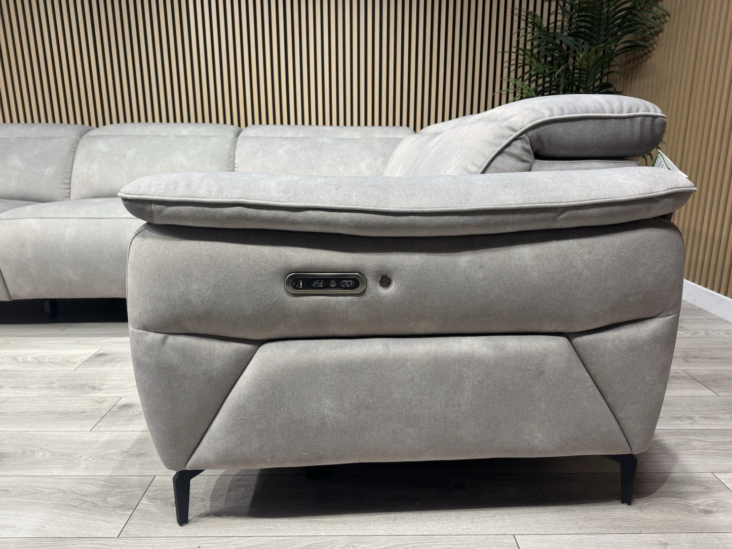 Furniture Village EZRA Style Fabric RHF Corner Sofa Power Recliners - RRP £3295