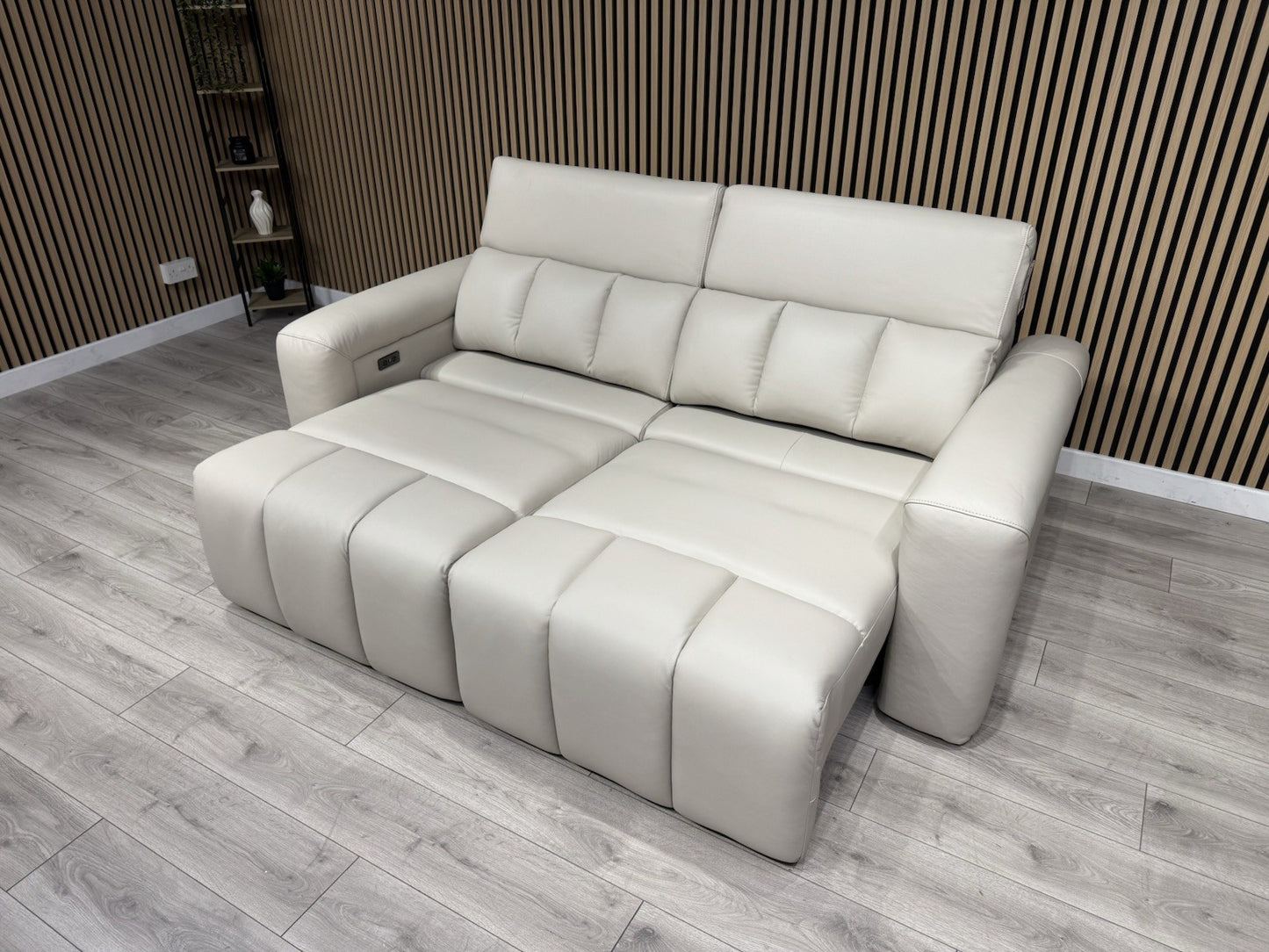 DALLAS Leather 3 Seater Double Power Chaise Sofa, Bluetooth Speakers - RRP £1999