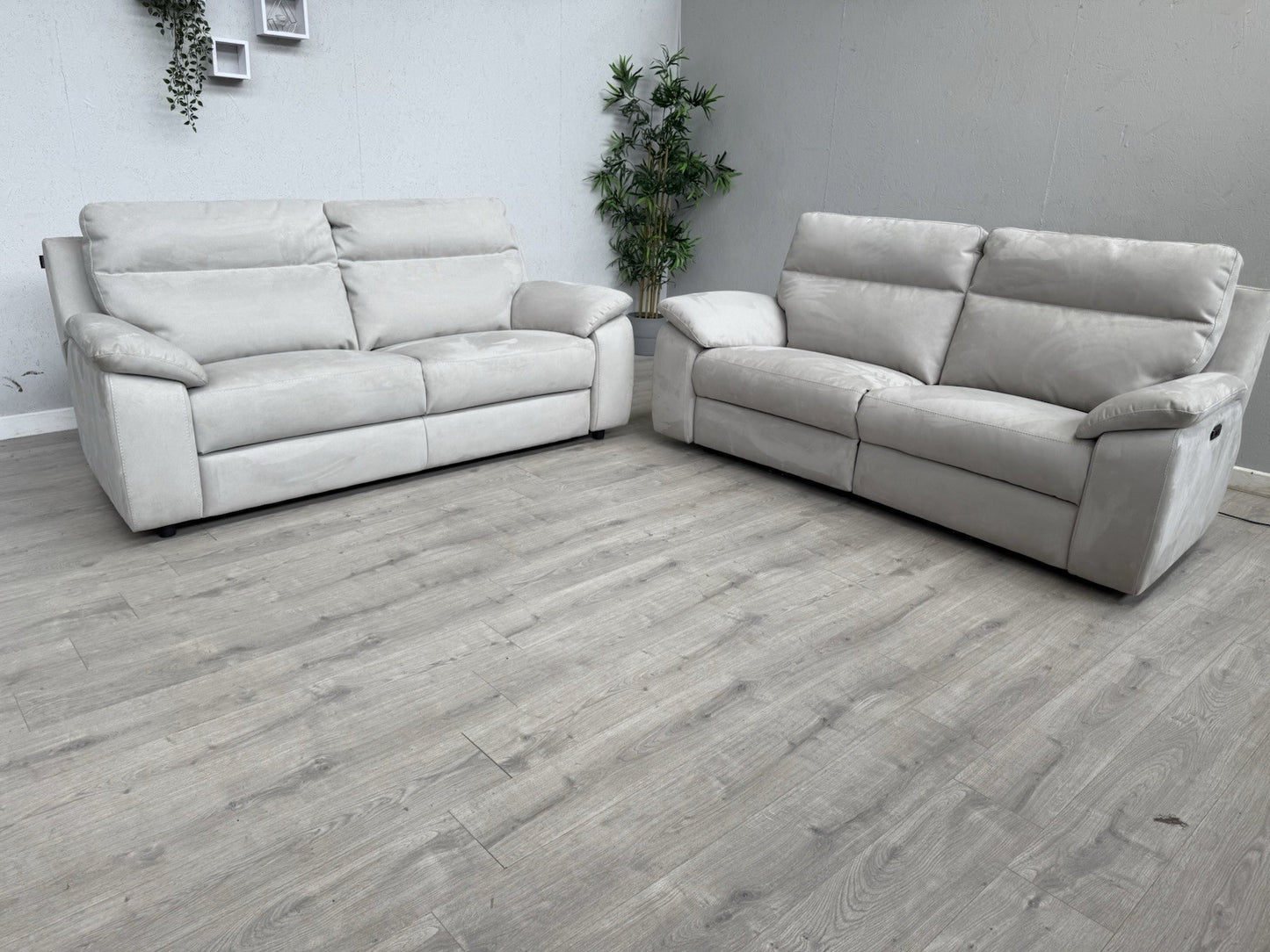 F. Village Nicoletti PEPINO 2 x 3 Seater Fabric Sofas Power Recliner - RRP £4810