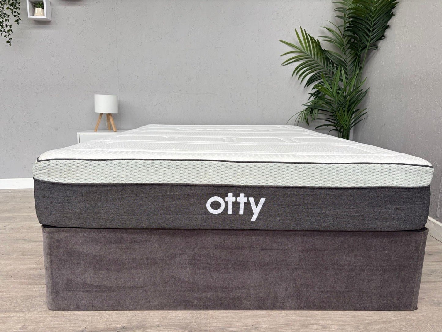 OTTY Pure Hybrid Bamboo 2000 Pocket Sprung 4ft 6 Double Mattress - RRP £649