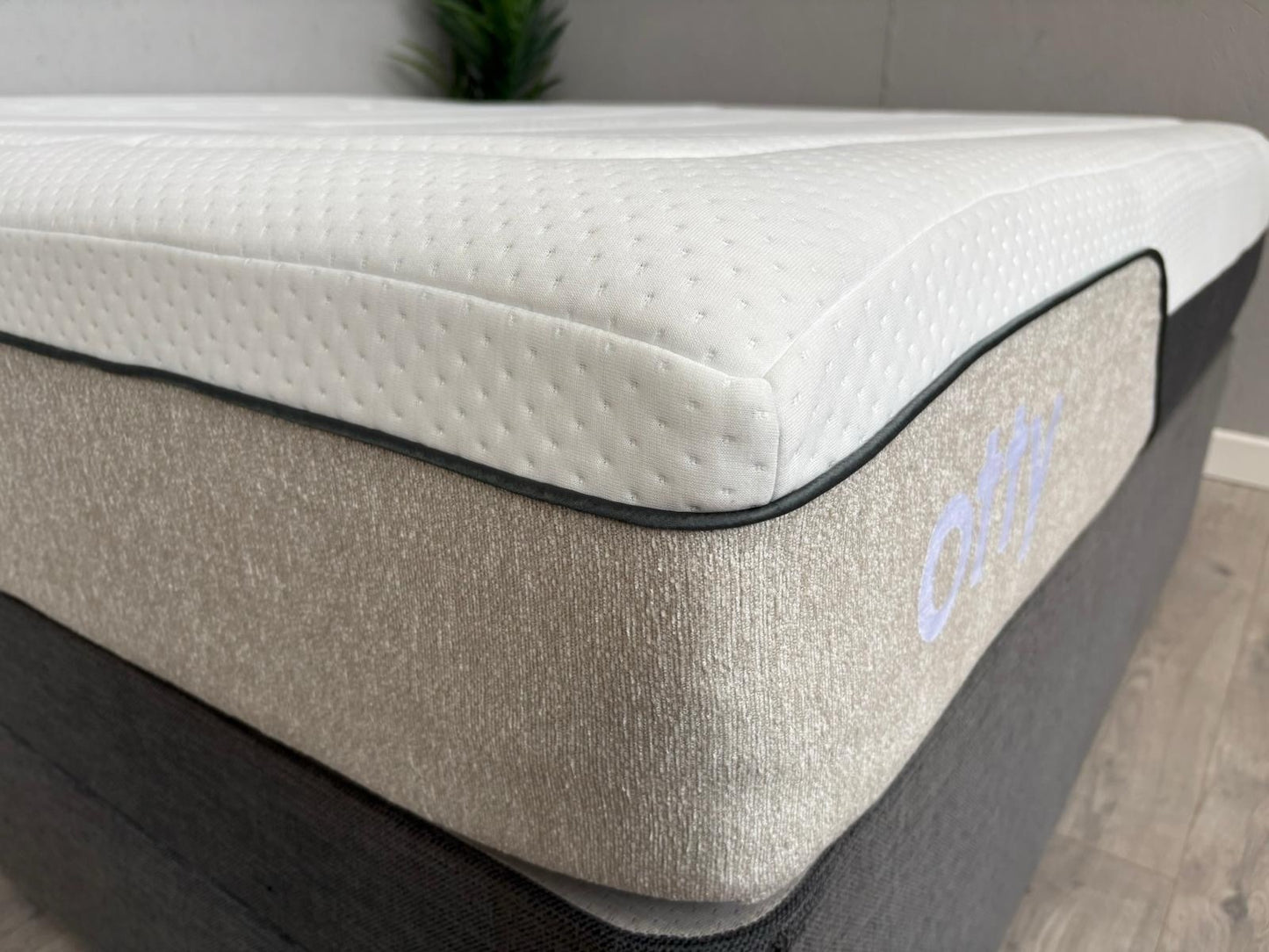 OTTY Pure Hybrid 4000 Pocket Sprung 5ft Kingsize Mattress - RRP £999