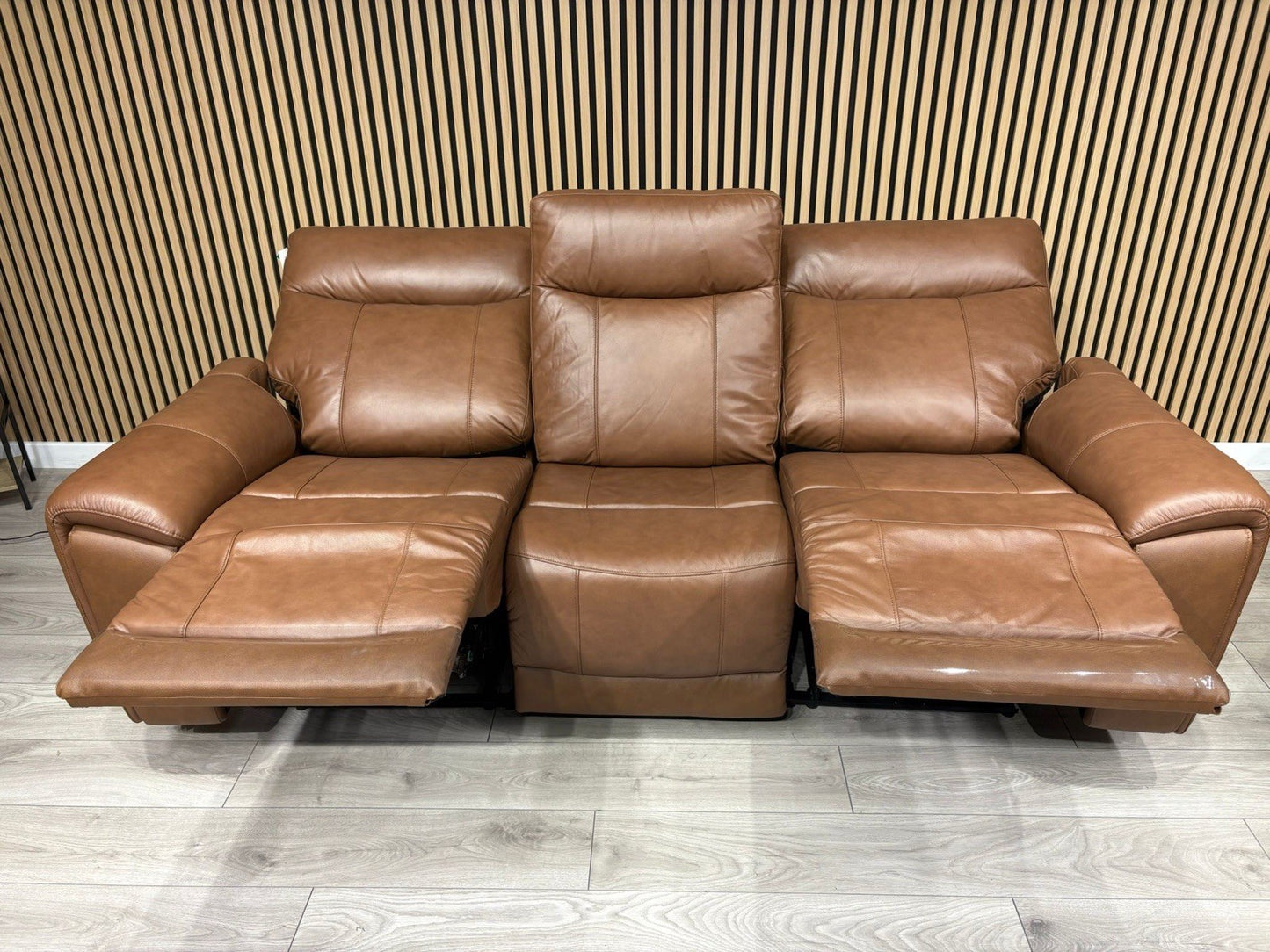 DANETTI Leather 3 Seater Sofa + Armchair Power Recliner Set - RRP: £3298