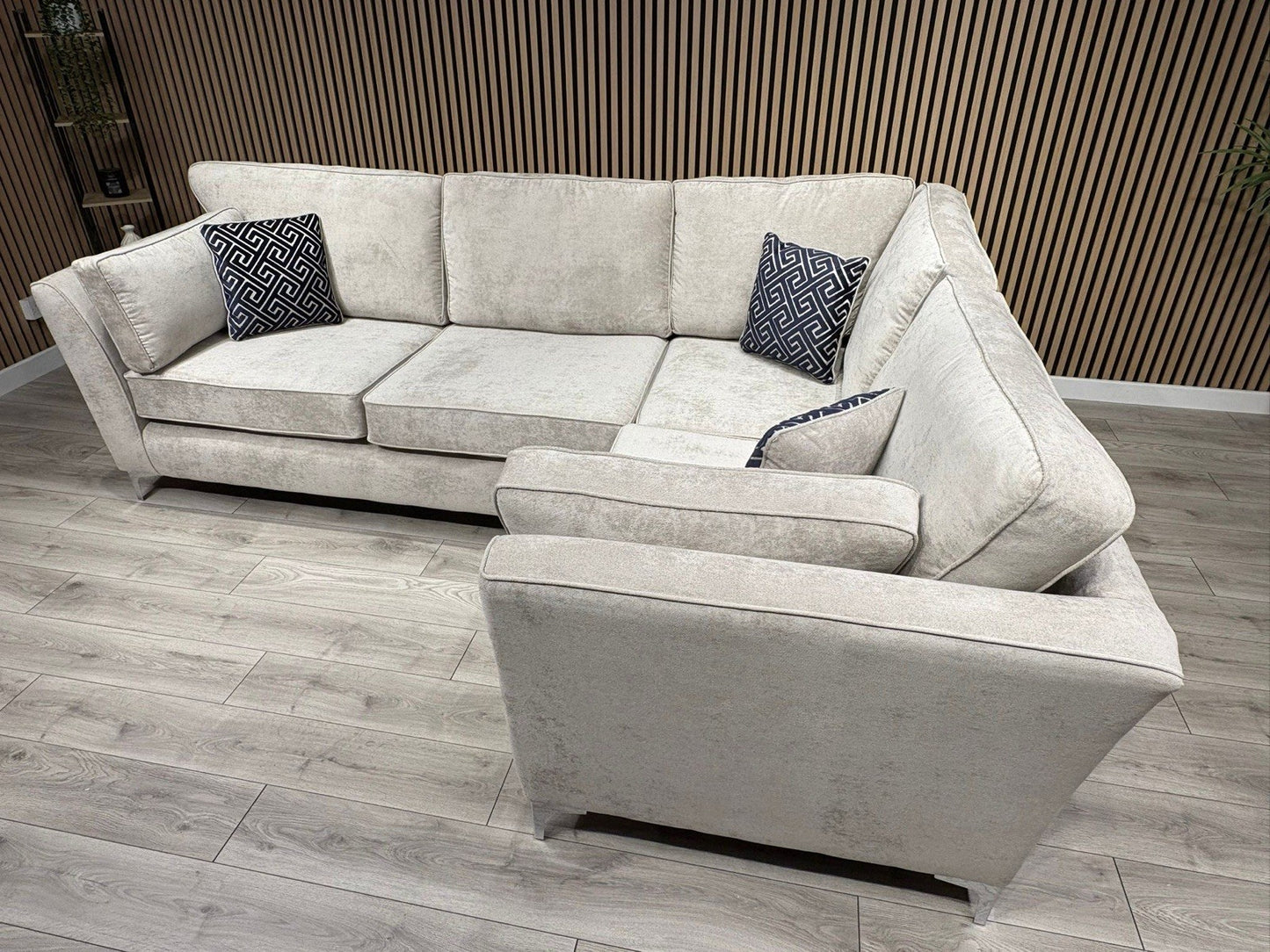 Furniture Village SASHA Fabric RHF Corner Sofa ( 3 Corner 1 ) - RRP £3,295