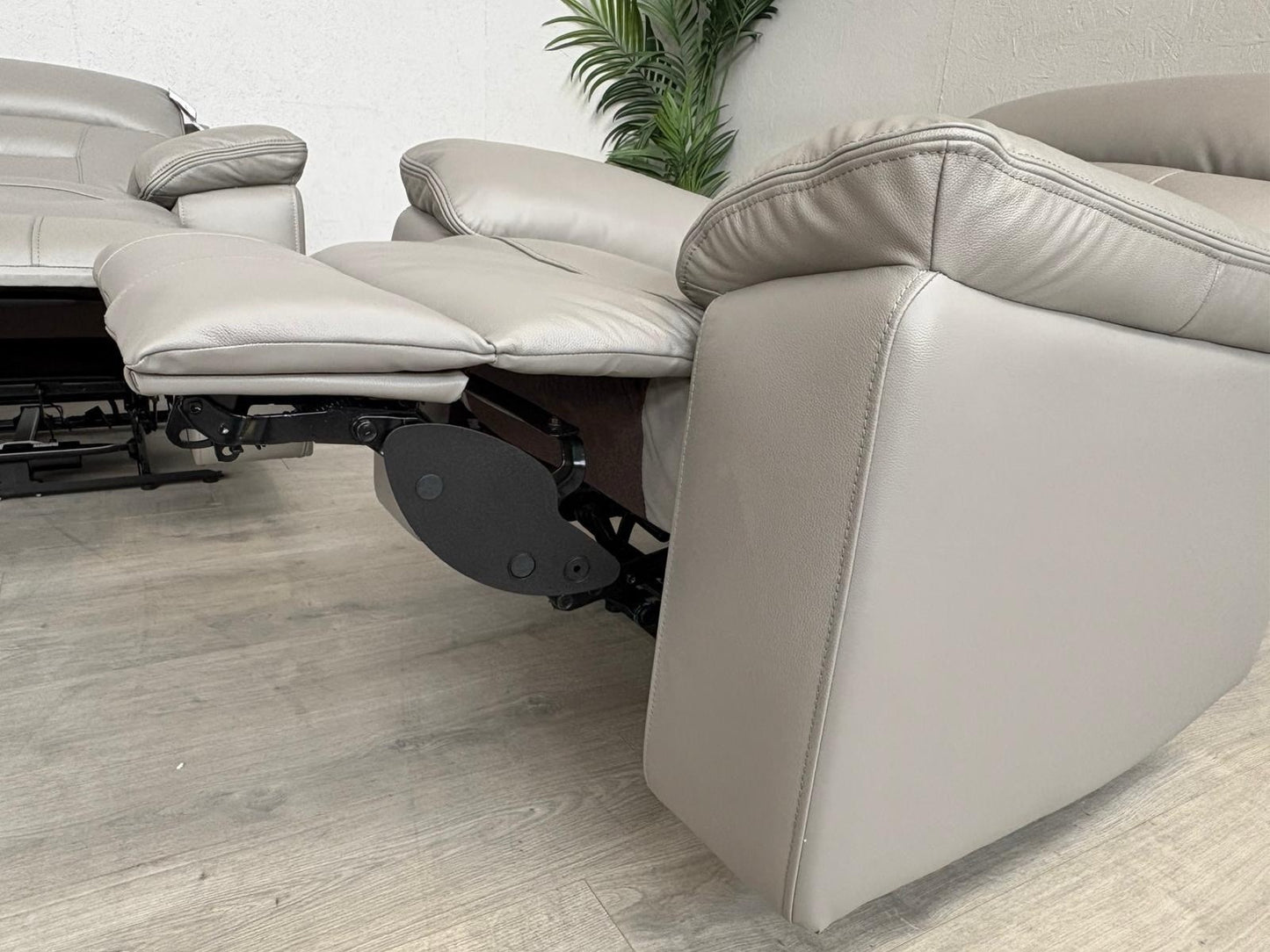 DFS Braylan Leather 3 Seater + Armchair, Power Recliner Sofa Set - RRP £2,248
