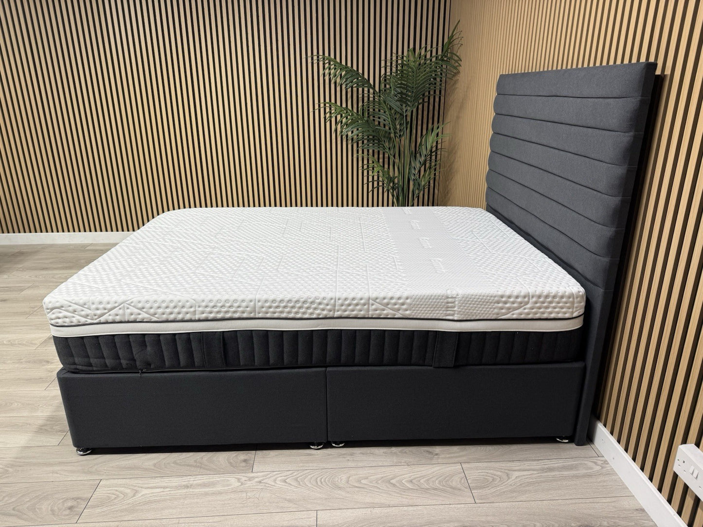 EMMA - Diamond Deluxe Hybrid 4ft 6 Double Mattress - RRP £1,999