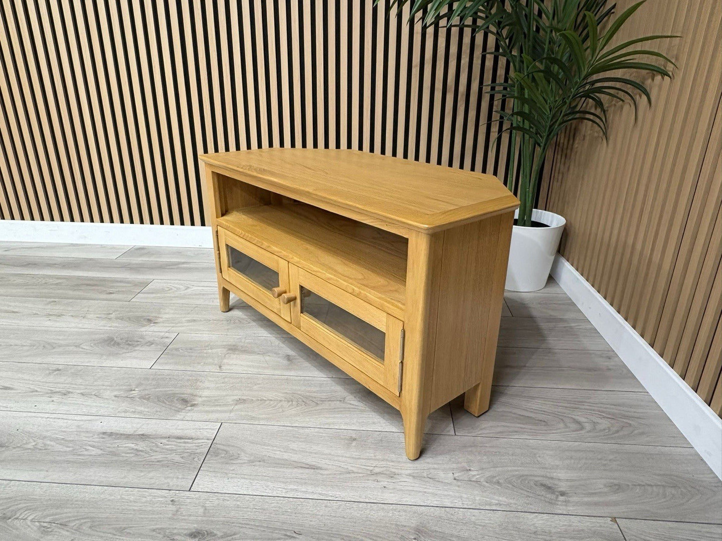 Next Sample - Saxon Corner TV Unit - RRP: £399