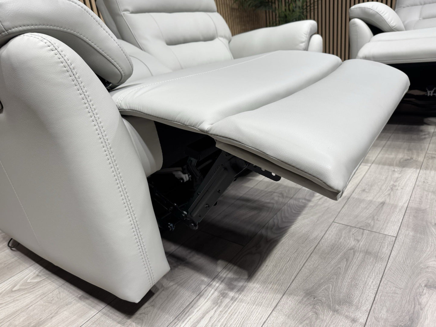 TREND Leather 3 + 2 Seater Power Sofa Set - RRP £4595