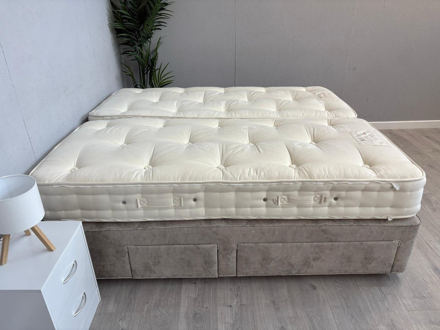 Hypnos Luxurious Earth 02 6ft Superking Mattress Zip and Link, Firmer RRP £3,299