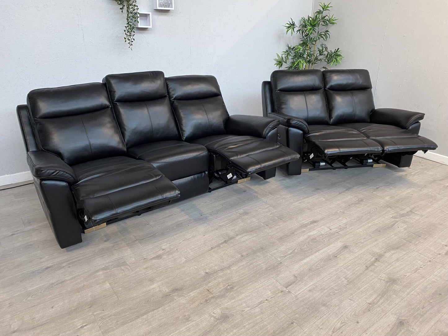 DFS - New Navona Leather 3 + 2 Seater Power Recliner Sofa Set - RRP £3,898