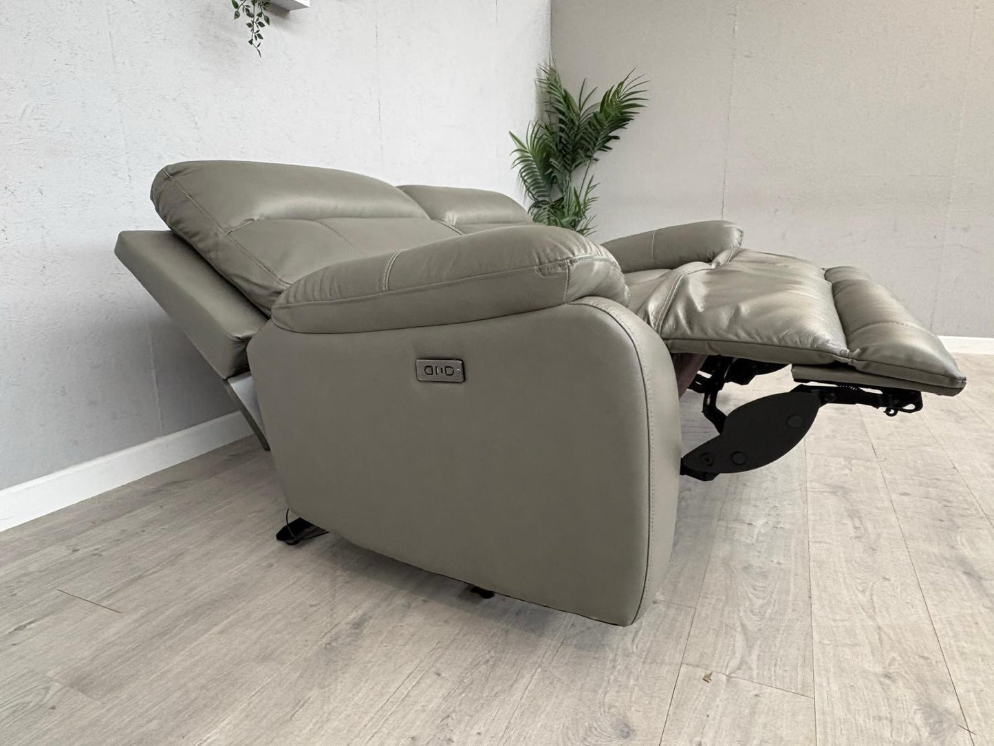 DFS Model Leather 3 Seater Power Recliner Sofa - RRP £1599