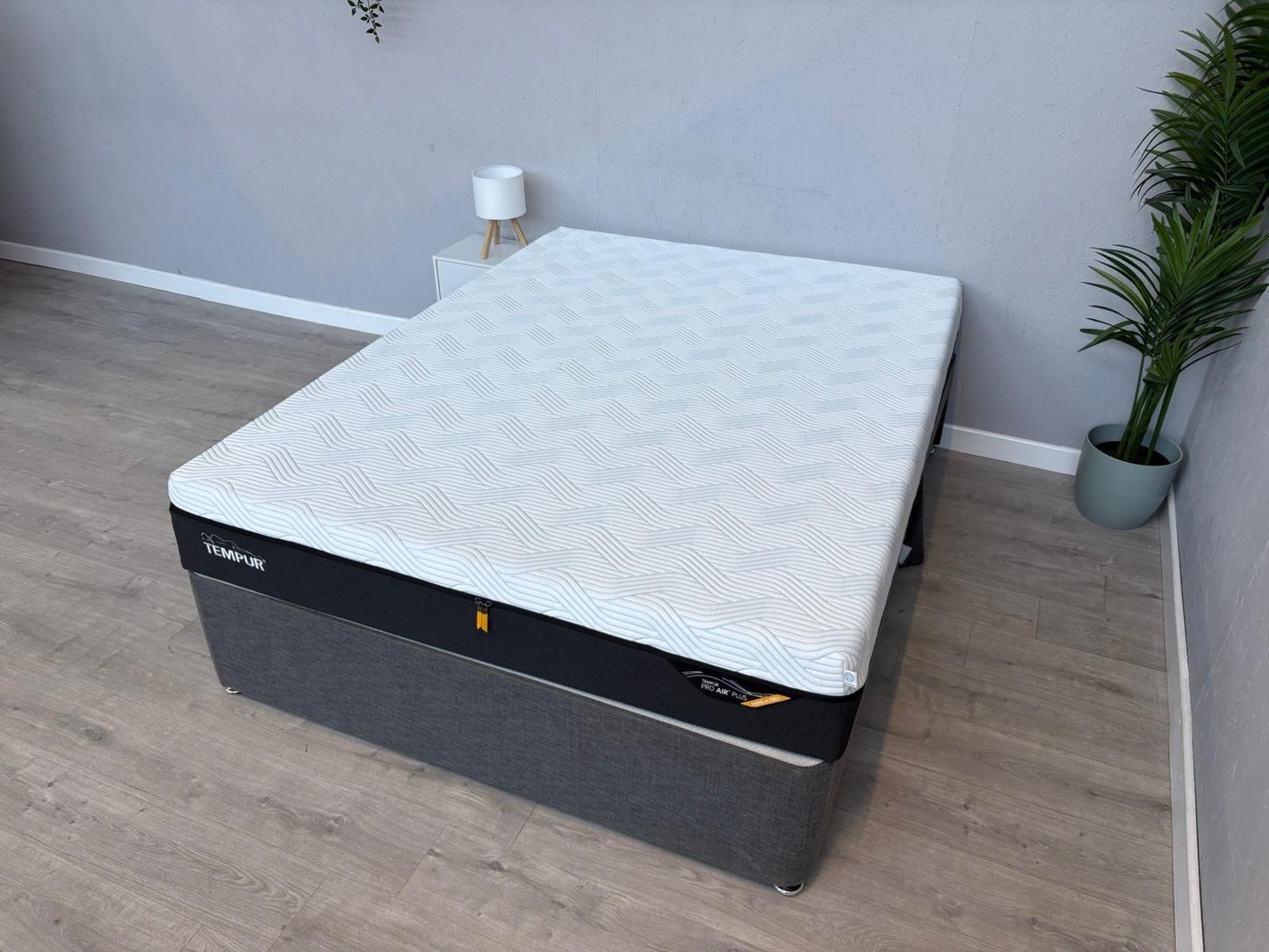Tempur PRO AIR PLUS Smart Cool 5ft Kingsize Mattress, Medium / Firm - RRP £2,499
