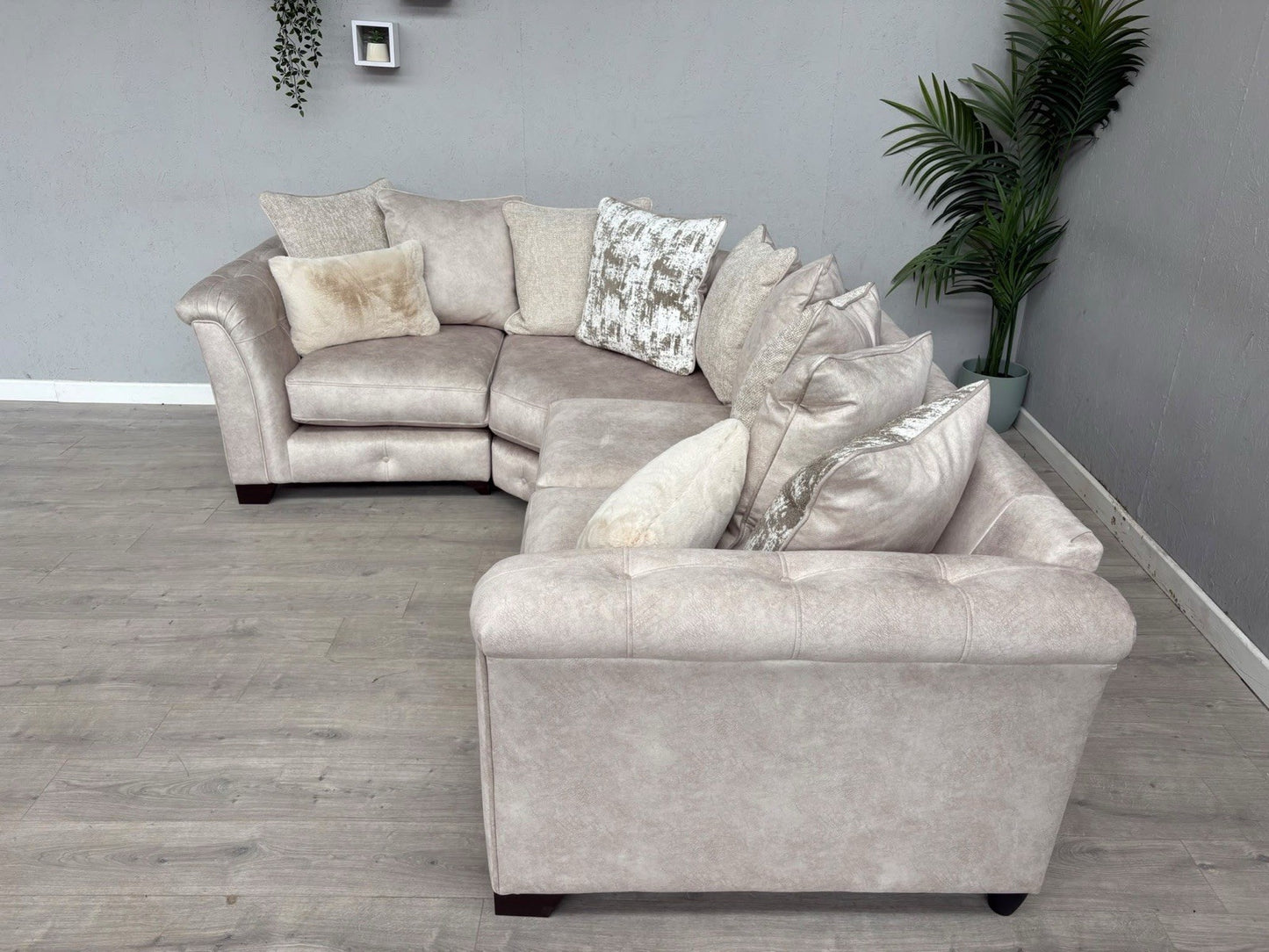 Furniture Village - Aura Classic Back LHF Corner Sofa RRP - £3495