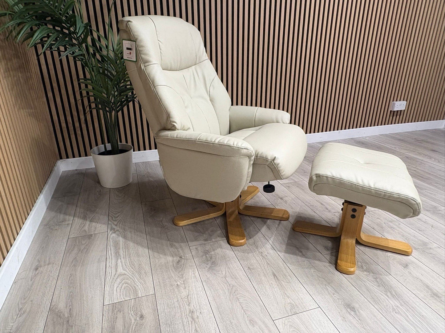 Relaxed Swivel Recliner Chair + Footstool RRP £1099
