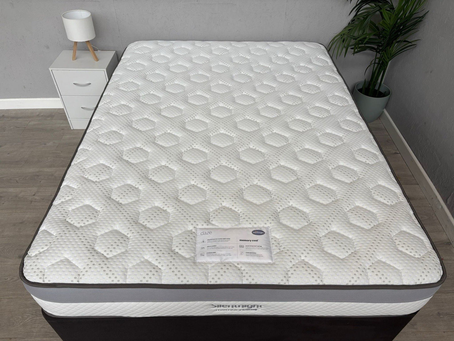 Silentnight DAZE Memory Cool 1000 Pocket 5ft Kingsize Mattress - RRP £899