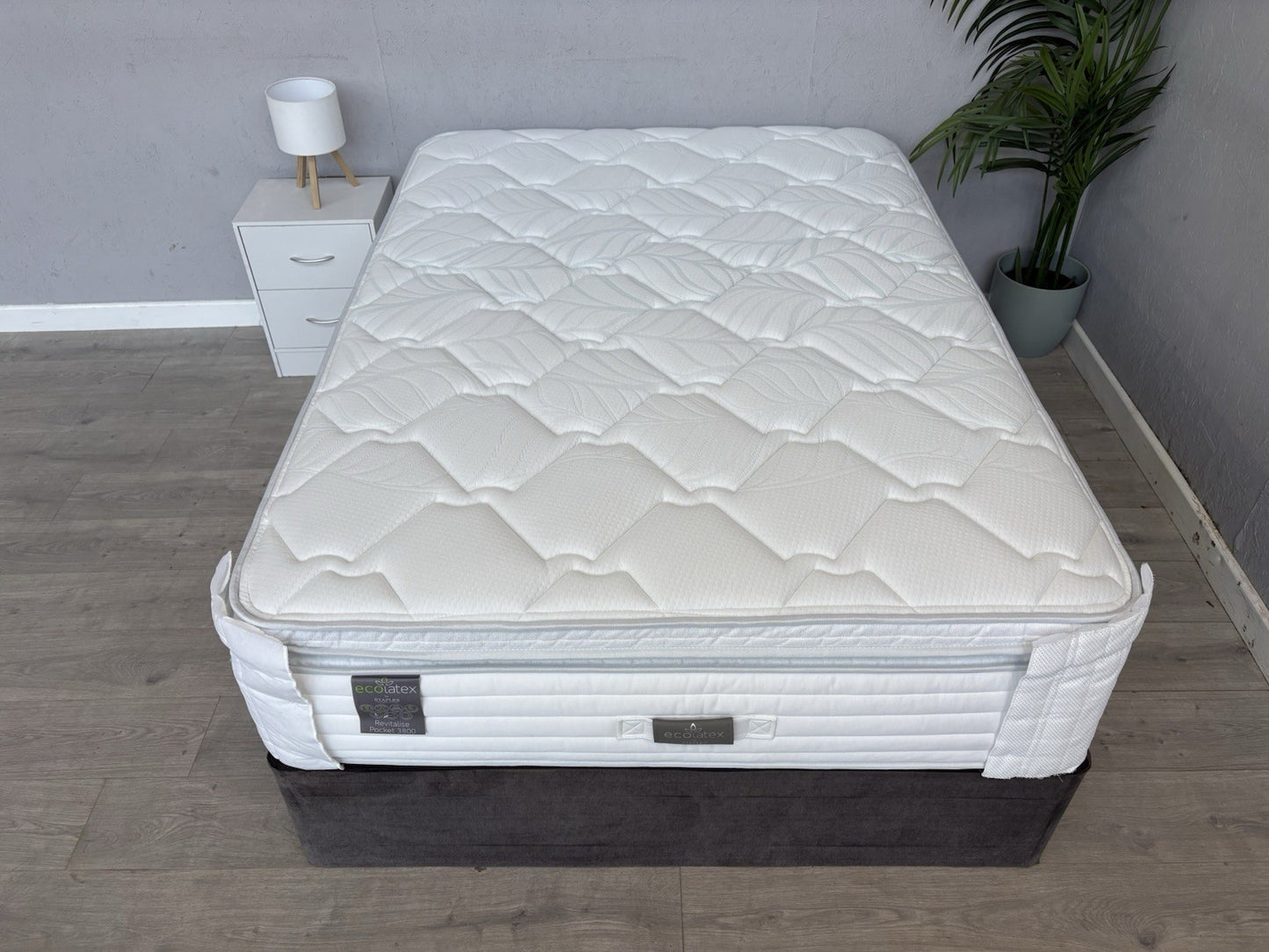 Staples and Co Eco Revitalise Pocket 3800 4ft 6 Double Mattress - RRP £1,499