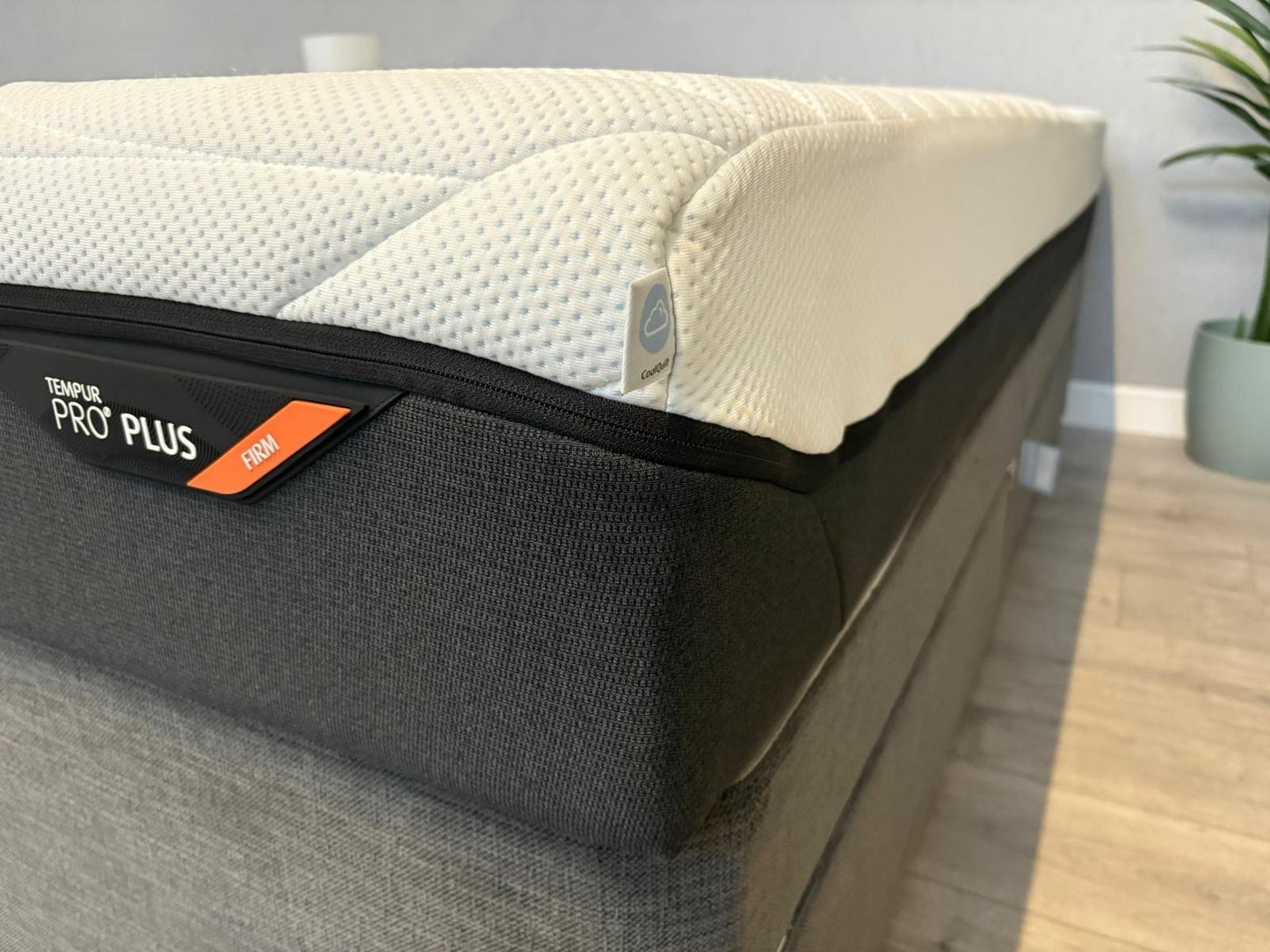 Tempur PRO PLUS Smart Cool 5ft Kingsize Mattress, Firm - RRP £2,499