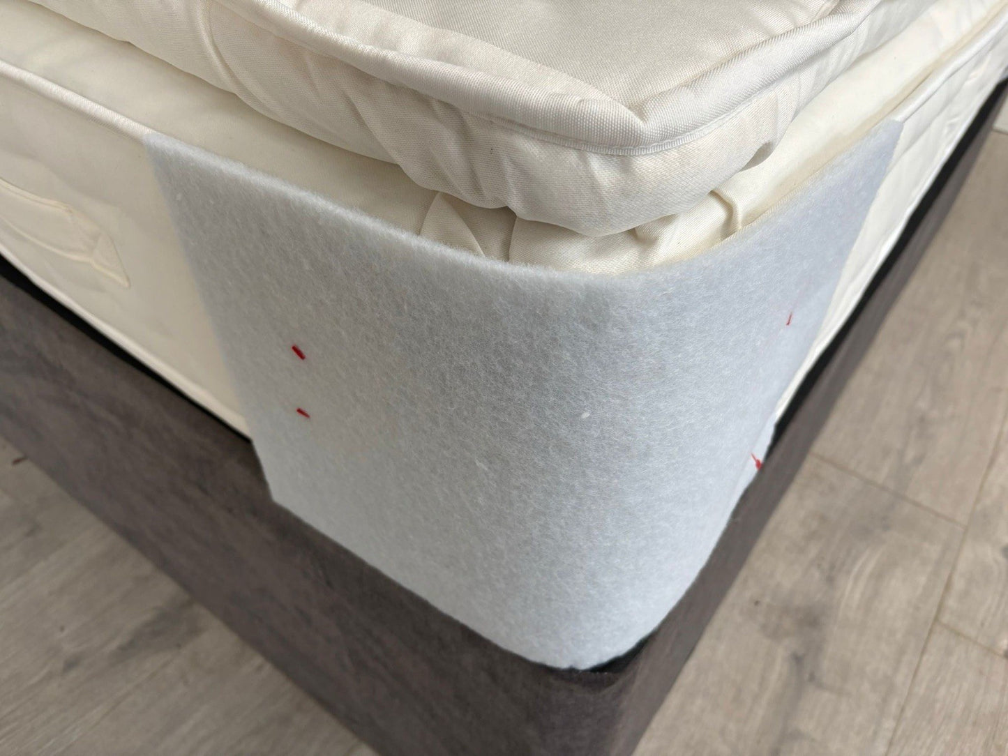 Laura Ashley EMSWORTH 2500 Pocket Pillow Top 4ft 6 Double Mattress - RRP £749