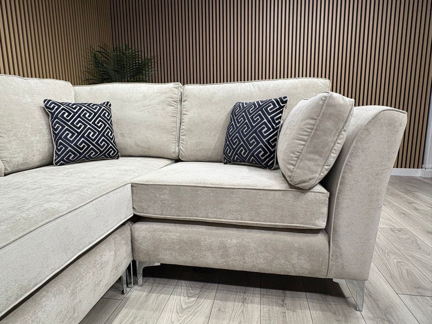 Furniture Village SASHA Fabric RHF Corner Sofa ( 3 Corner 1 ) - RRP £3,295