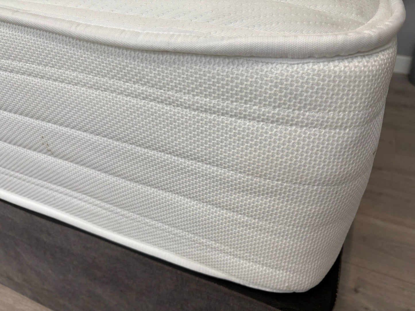 Slumberland AIR 6 Memory 4ft 6 Double Mattress, Medium - RRP £899