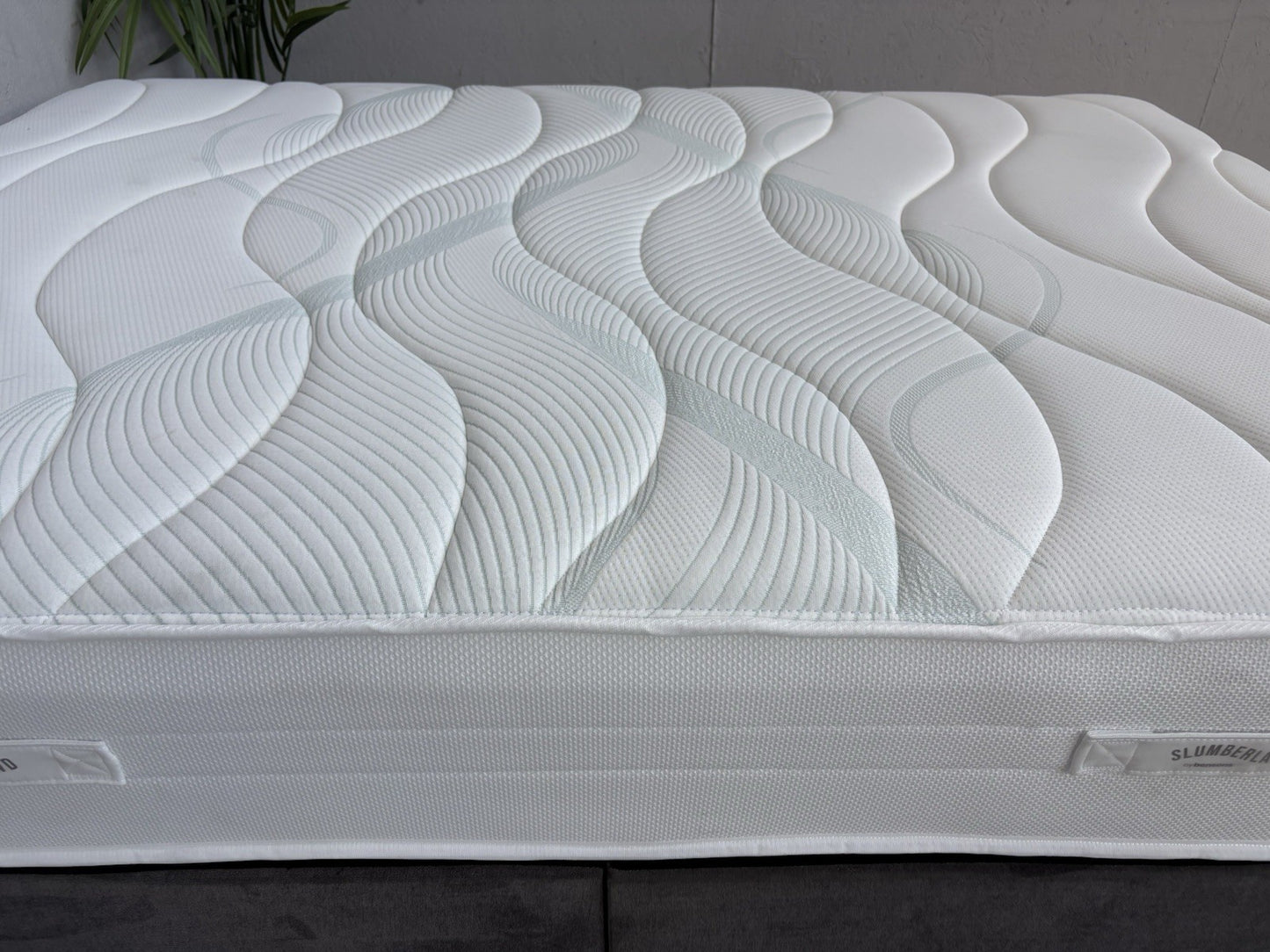 Slumberland AIR 2 Memory 4ft 6 Double Mattress, Firm - RRP £599