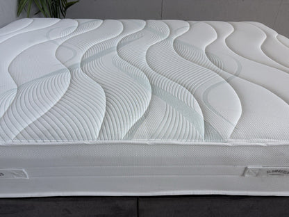 Slumberland AIR 2 Memory 4ft 6 Double Mattress, Firm - RRP £599